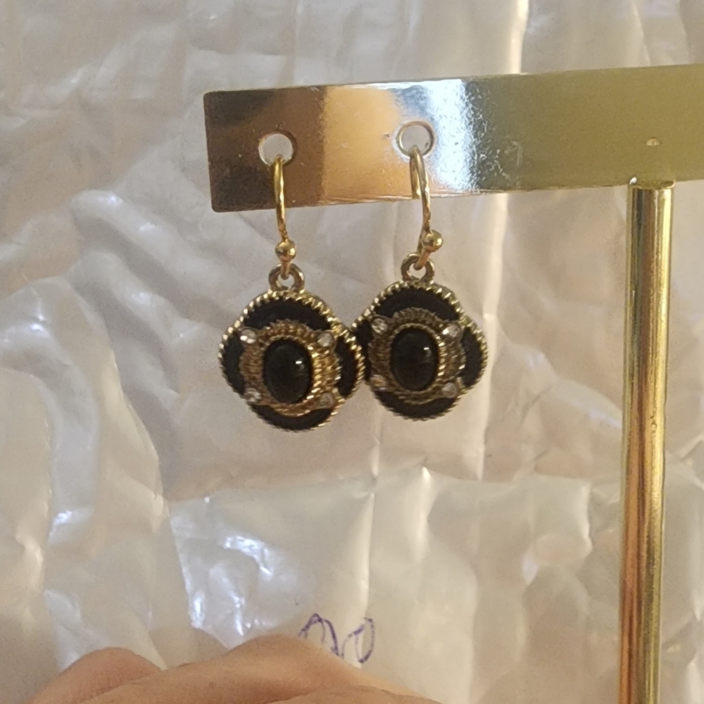 Elegant‎ Black and Gold Tone Earrings